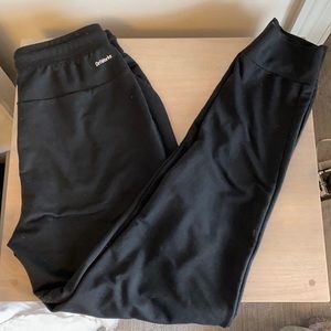 Athletic joggers